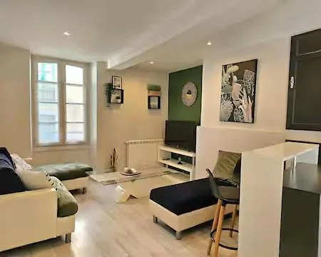 Cosy Chic - Balcon Pau